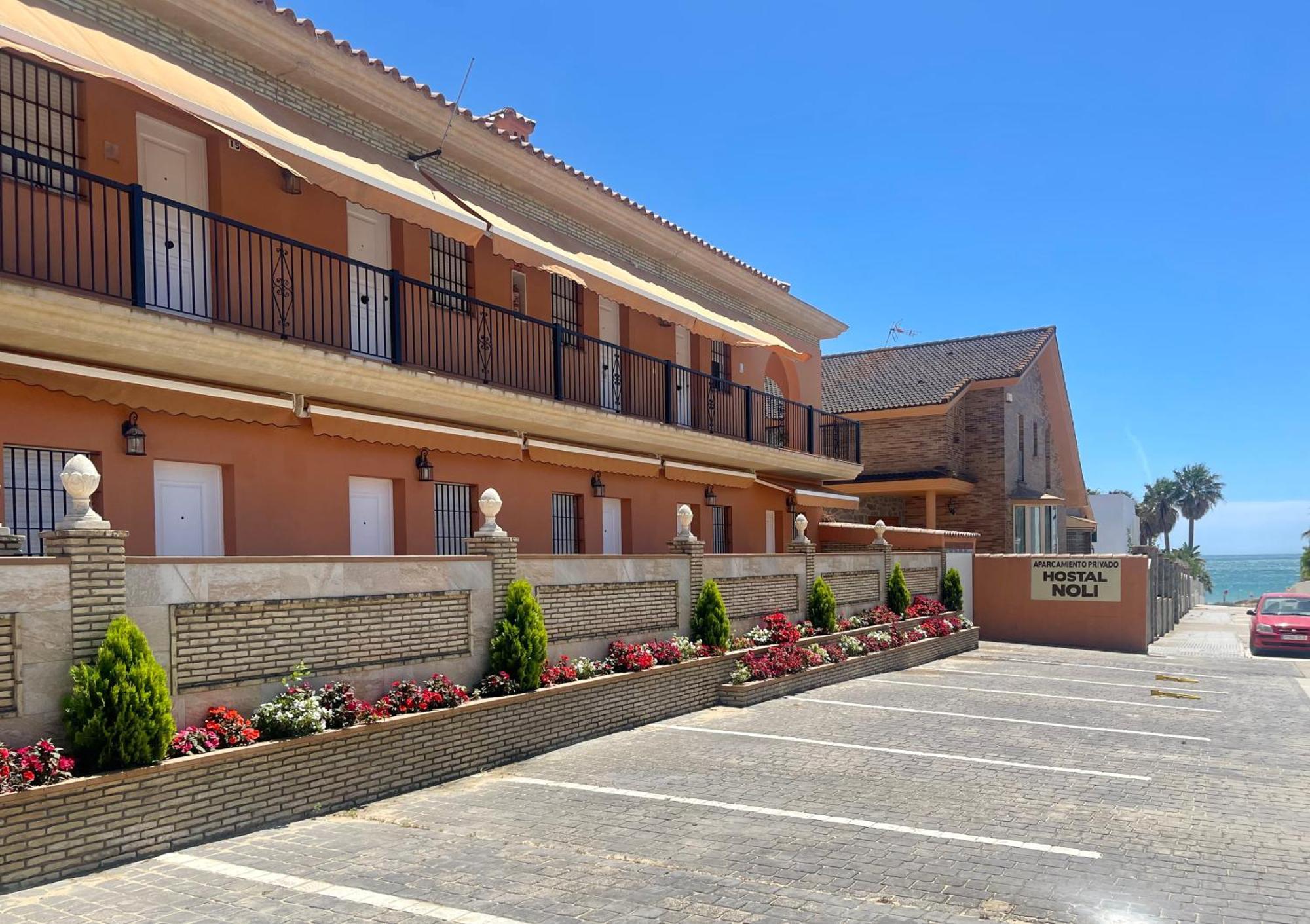 Hostal Noli Chiclana de la Frontera Exterior photo