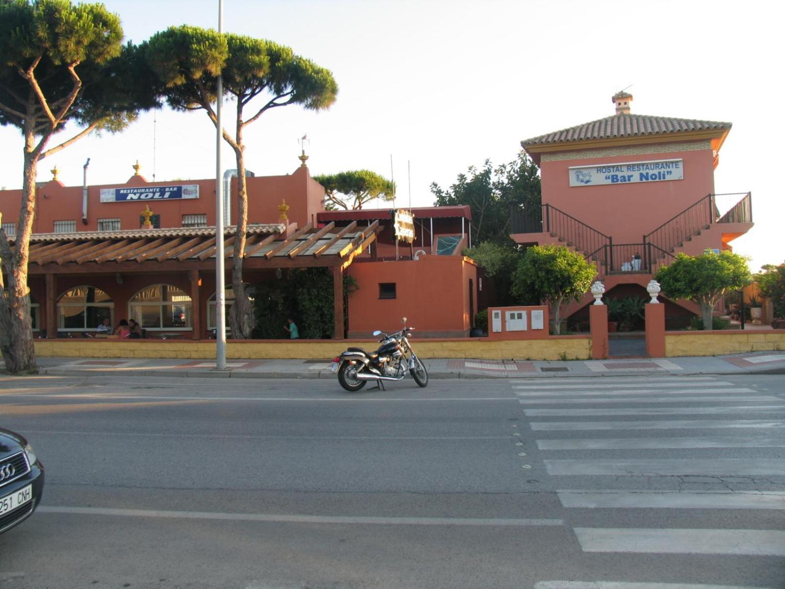 Hostal Noli Chiclana de la Frontera Exterior photo